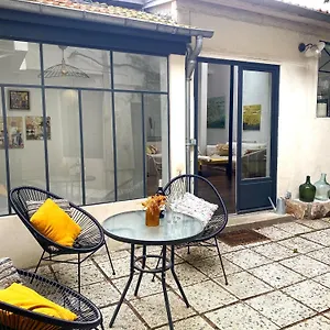 Artist's - & Private Courtyard - 200m2 France